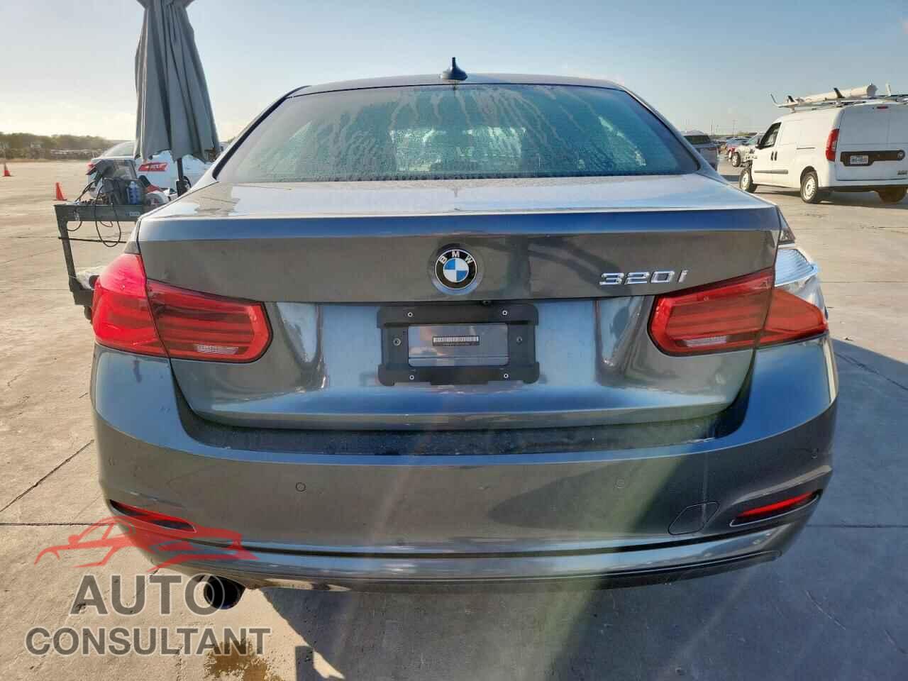 BMW 3 SERIES 2016 - WBA8E1G53GNU11446