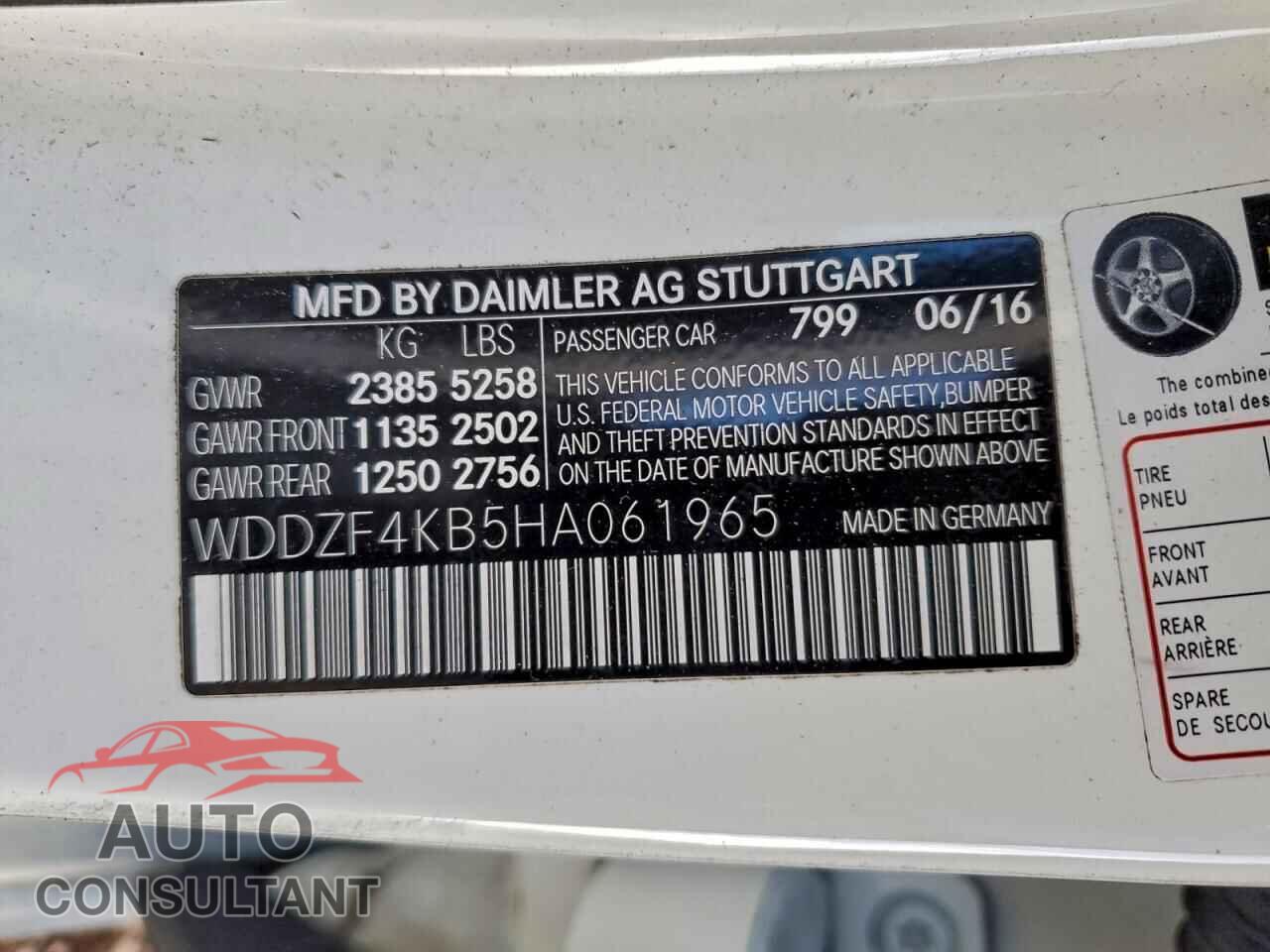 MERCEDES-BENZ E-CLASS 2017 - WDDZF4KB5HA061965