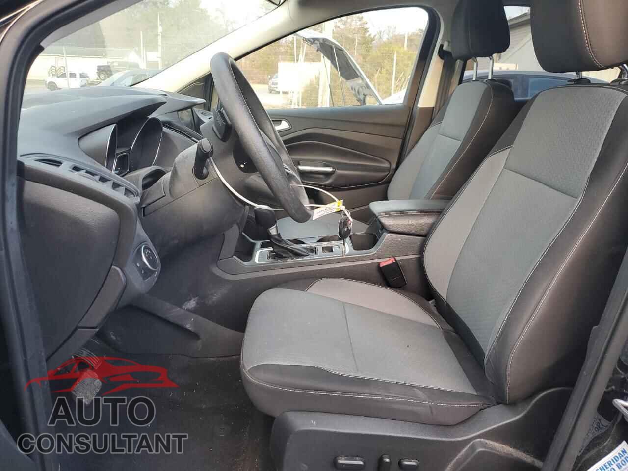 FORD ESCAPE 2017 - 1FMCU0GD4HUB72221