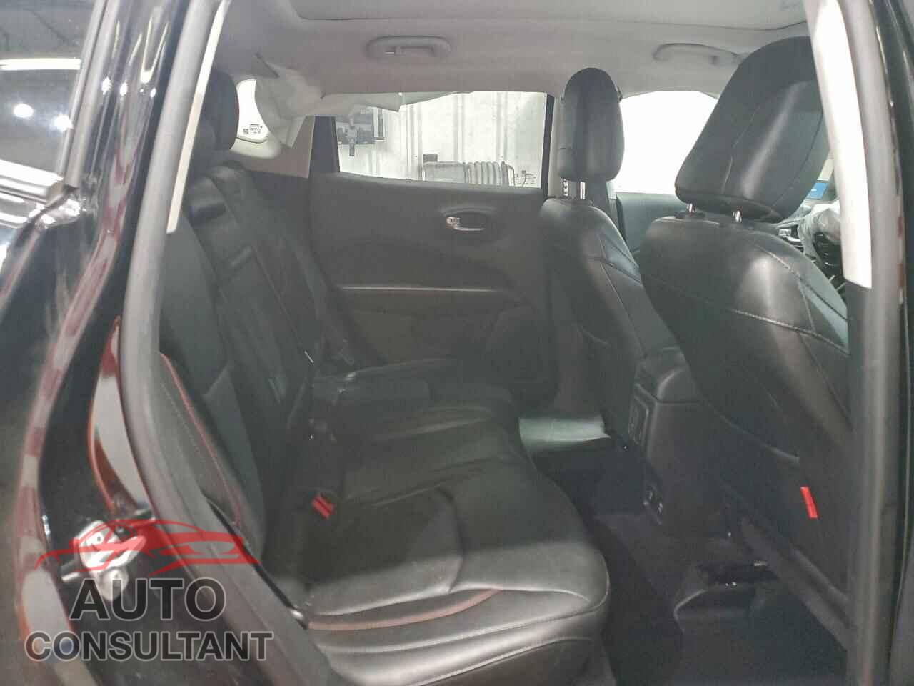 JEEP COMPASS 2018 - 3C4NJDDB8JT457715