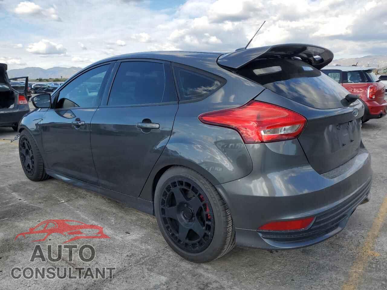 FORD FOCUS 2017 - 1FADP3L97HL285157