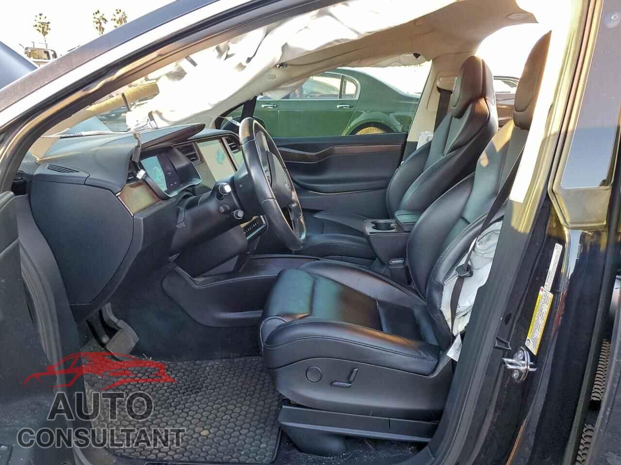 TESLA MODEL X 2018 - 5YJXCBE21JF117889