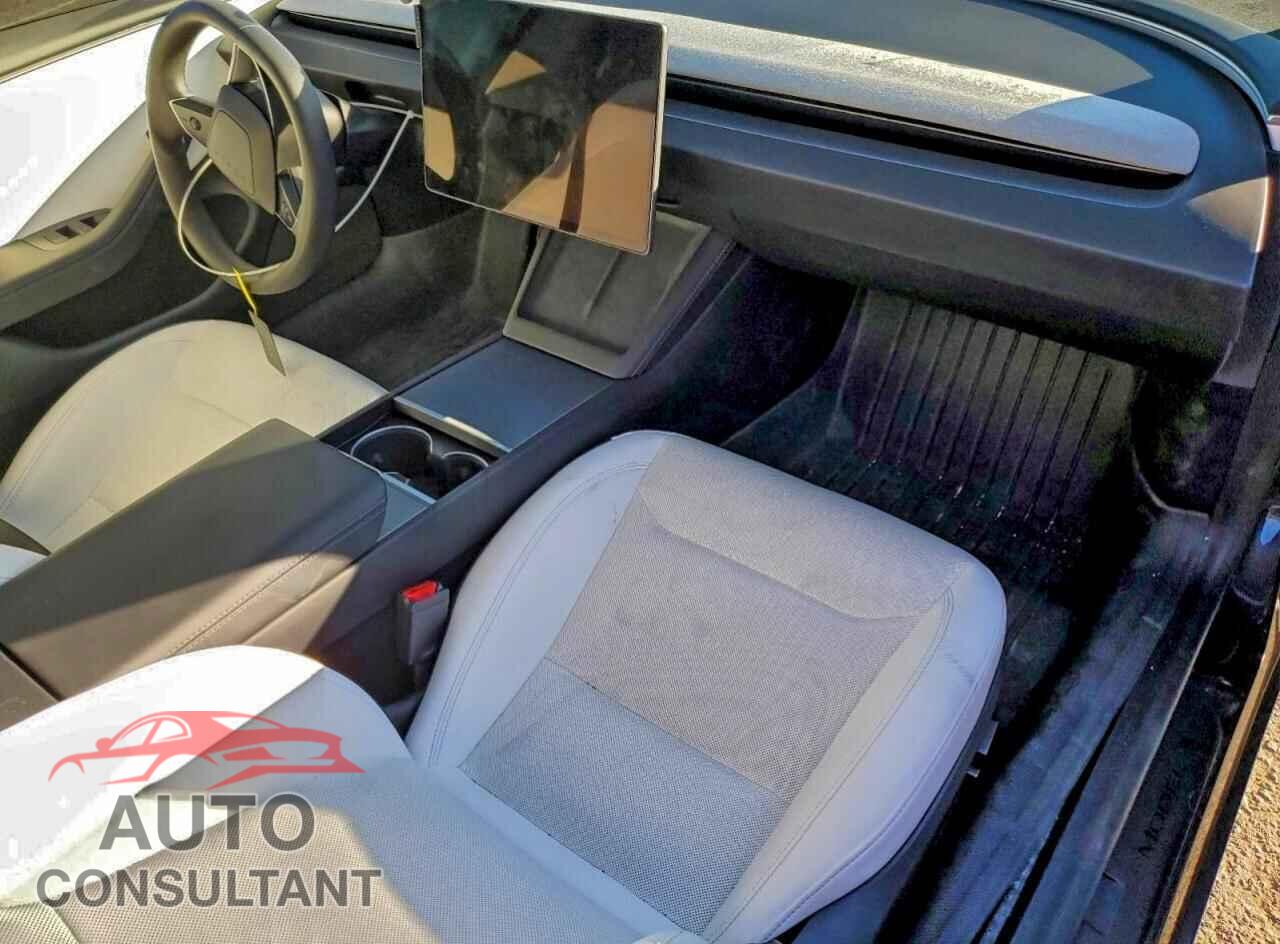TESLA MODEL 3 2024 - 5YJ3E1EA5RF867625