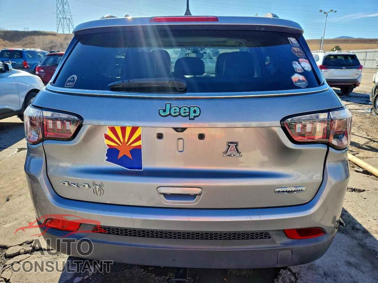 JEEP COMPASS 2019 - 3C4NJDBB8KT812547
