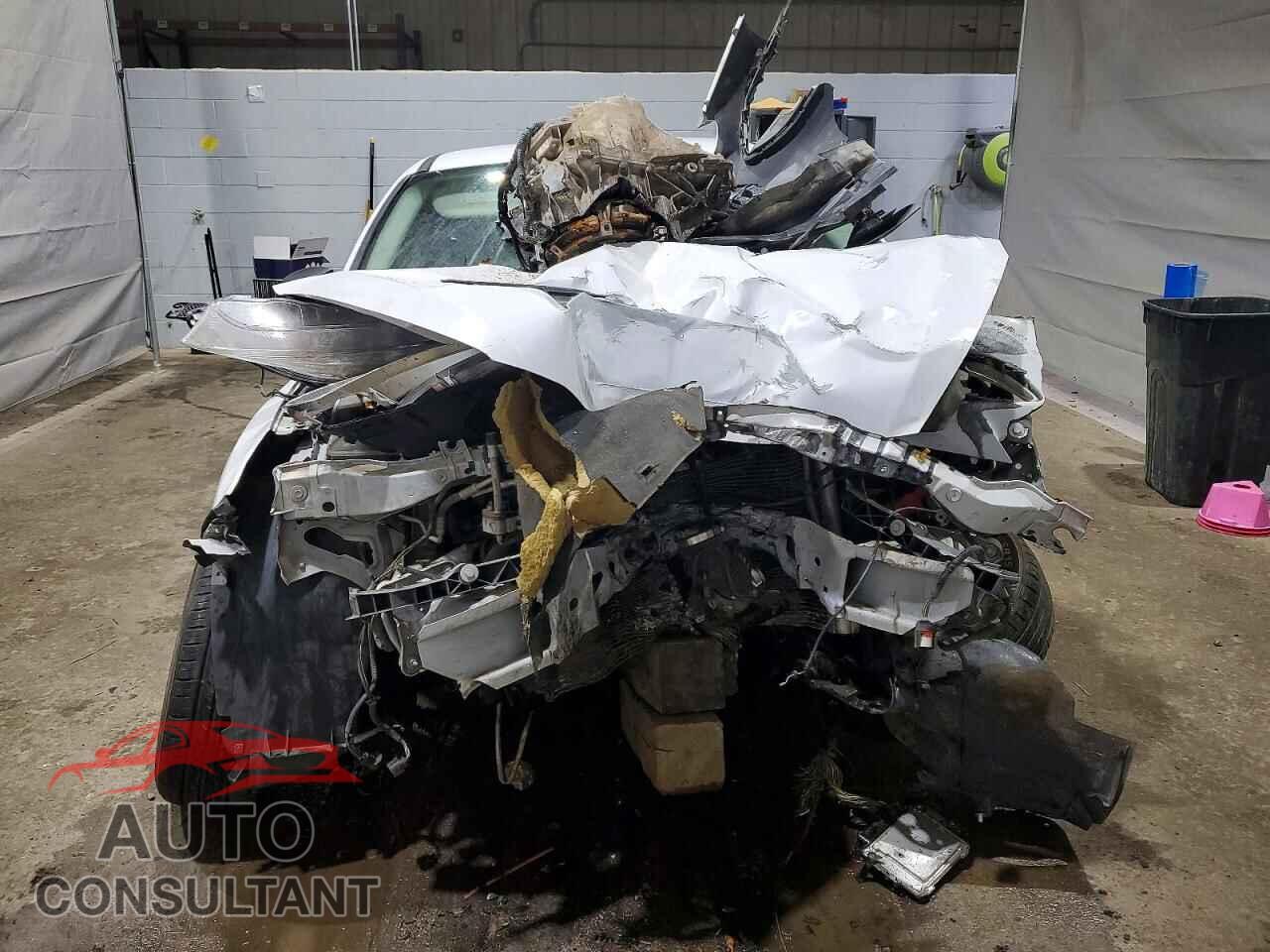 FORD FOCUS 2018 - 1FADP3E24JL304298