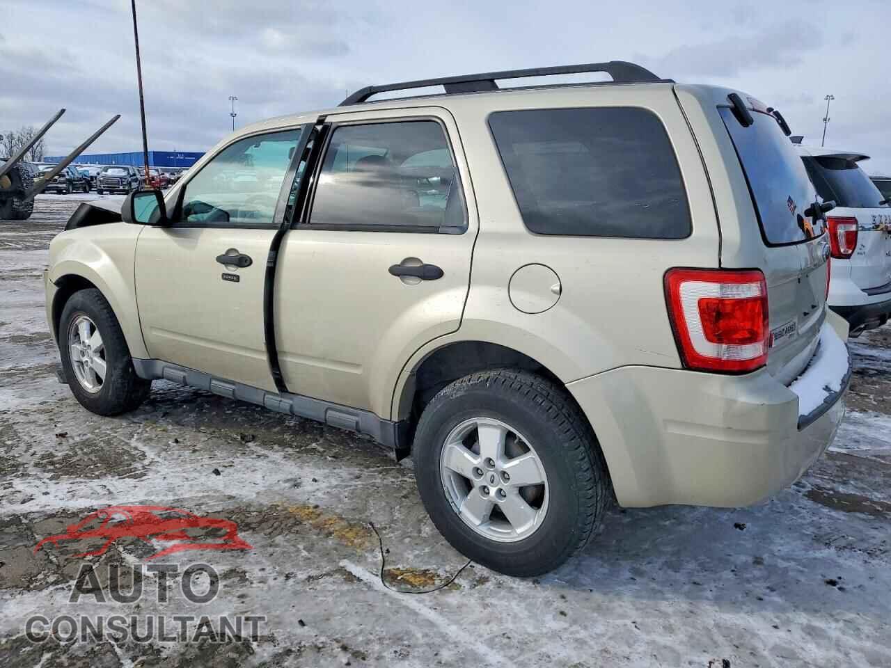 FORD ESCAPE 2010 - 1FMCU0D74AKD10596