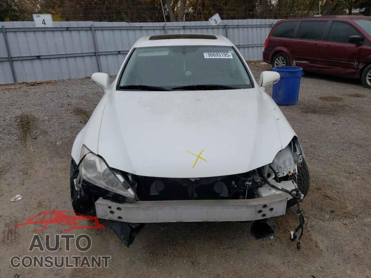 LEXUS IS 2011 - JTHCF5C24B2035359