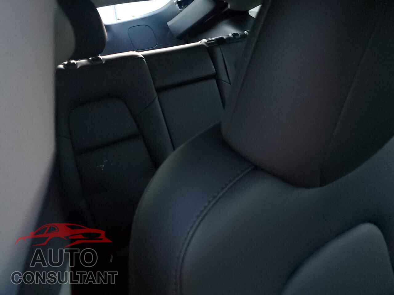 TESLA MODEL Y 2024 - 7SAYGAEE8RF088998