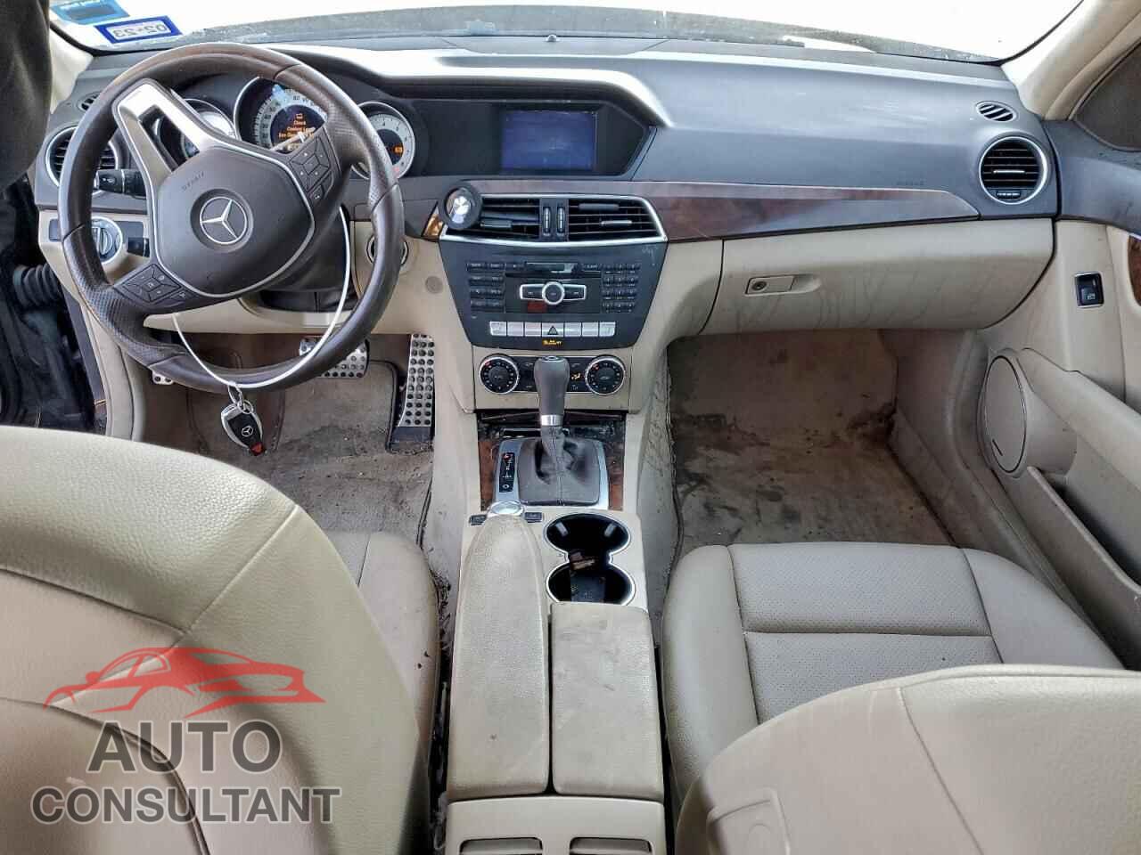 MERCEDES-BENZ C-CLASS 2013 - WDDGF4HB7DR242575
