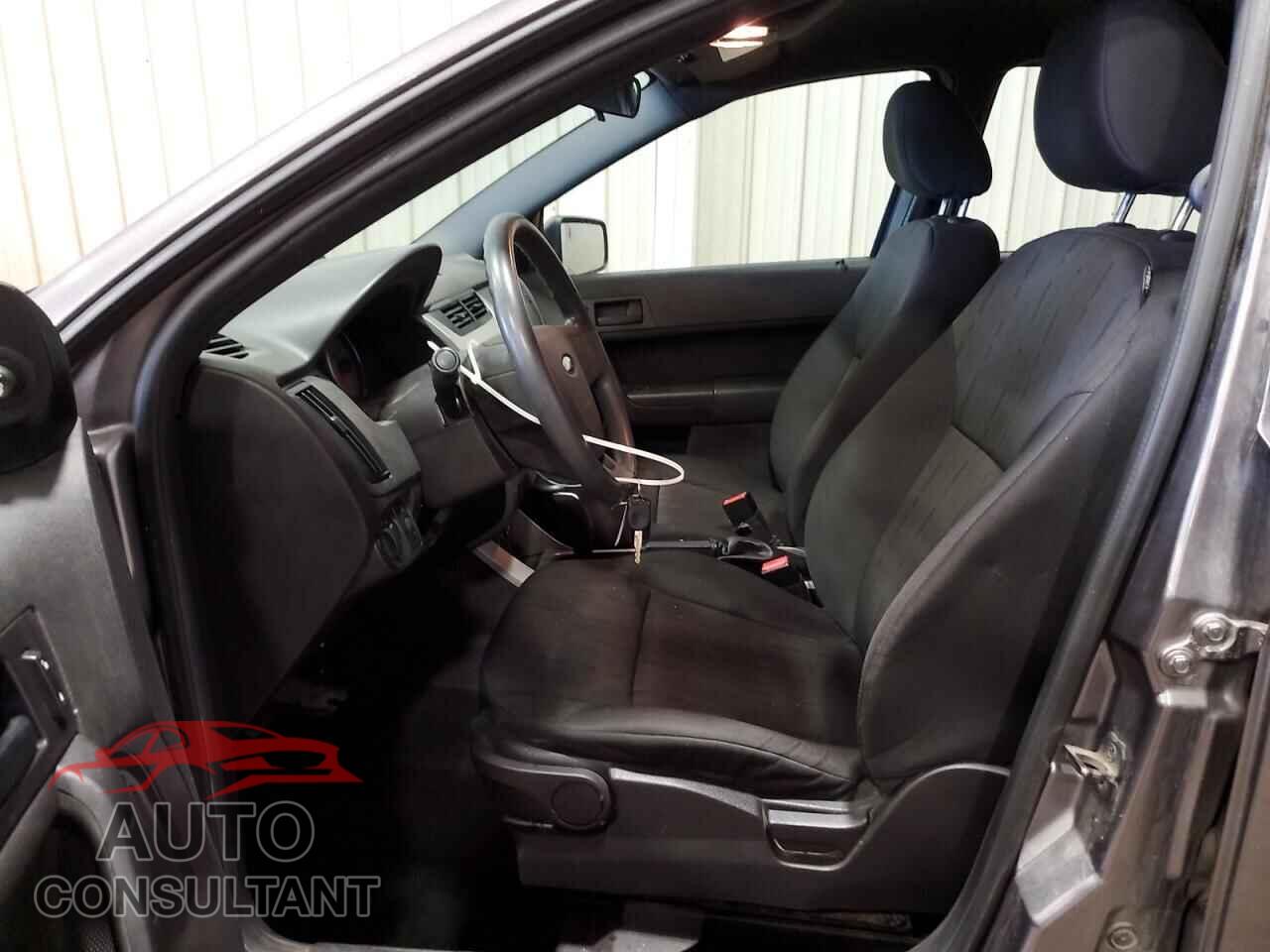 FORD FOCUS 2011 - 1FAHP3FN2BW100710