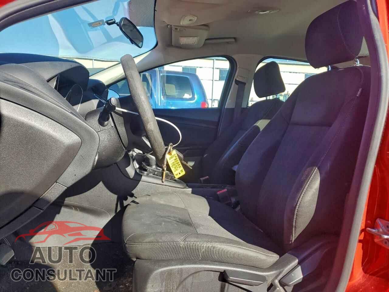 FORD FOCUS 2017 - 1FADP3F22HL231456