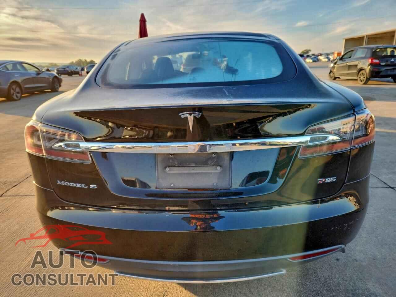 TESLA MODEL S 2013 - 5YJSA1DP8DFP05235