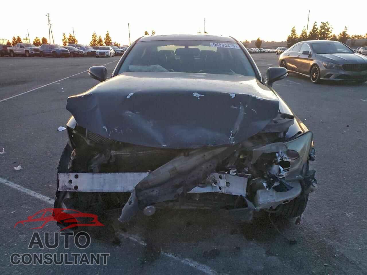 LEXUS IS 2011 - JTHCF5C25B5051794