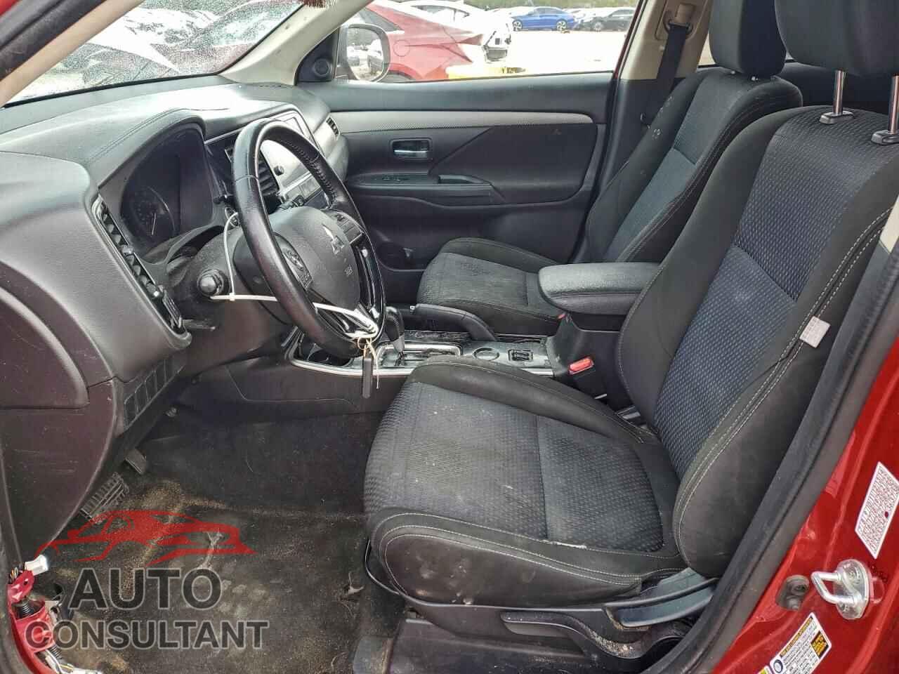 MITSUBISHI OUTLANDER 2018 - JA4AD3A39JZ014120