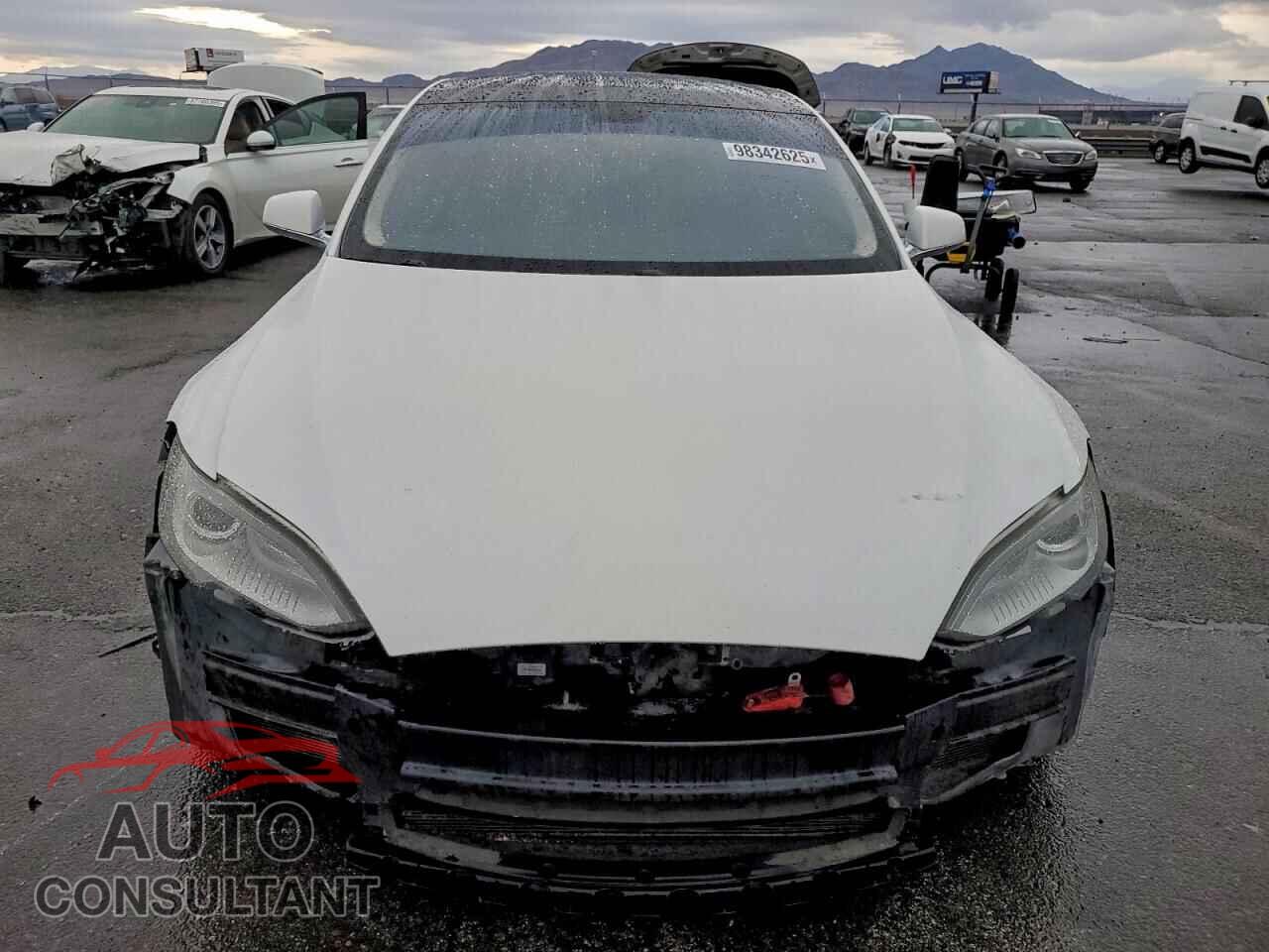 TESLA MODEL S 2013 - 5YJSA1DP2DFP17283