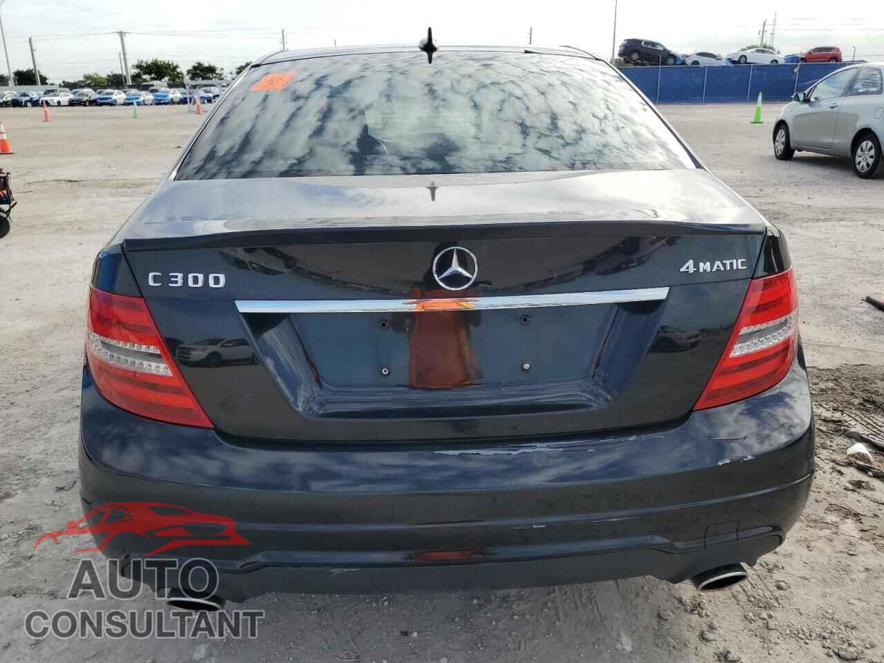 MERCEDES-BENZ C-CLASS 2013 - WDDGF8AB4DR293341