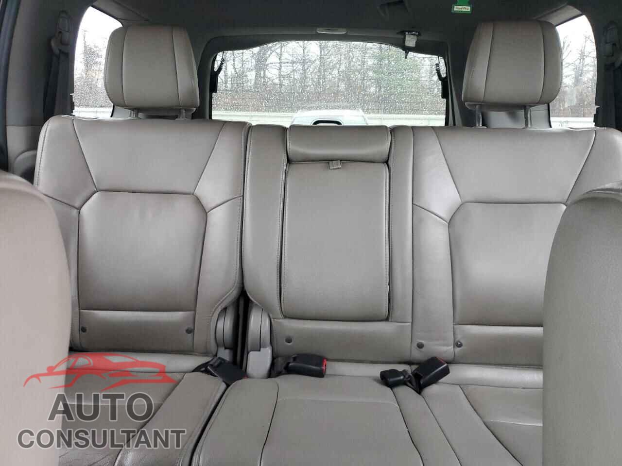 HONDA PILOT 2012 - 5FNYF4H50CB009232