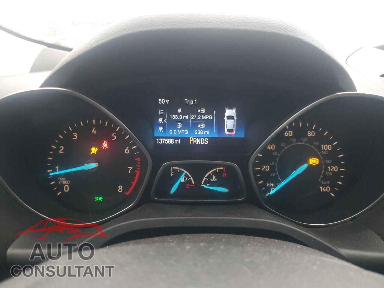 FORD ESCAPE 2017 - 1FMCU0F78HUC02896