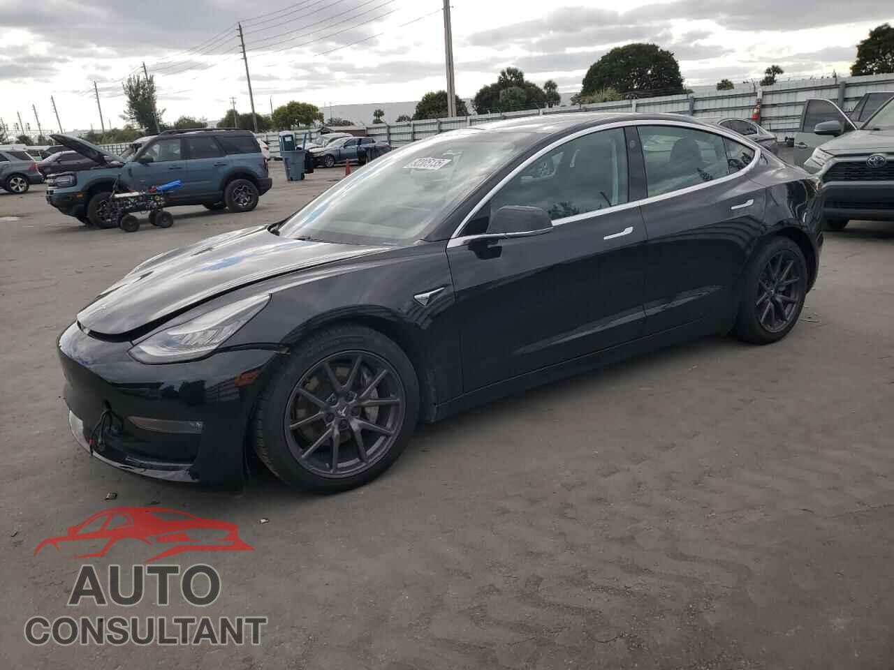 TESLA MODEL 3 2019 - 5YJ3E1EB0KF384784