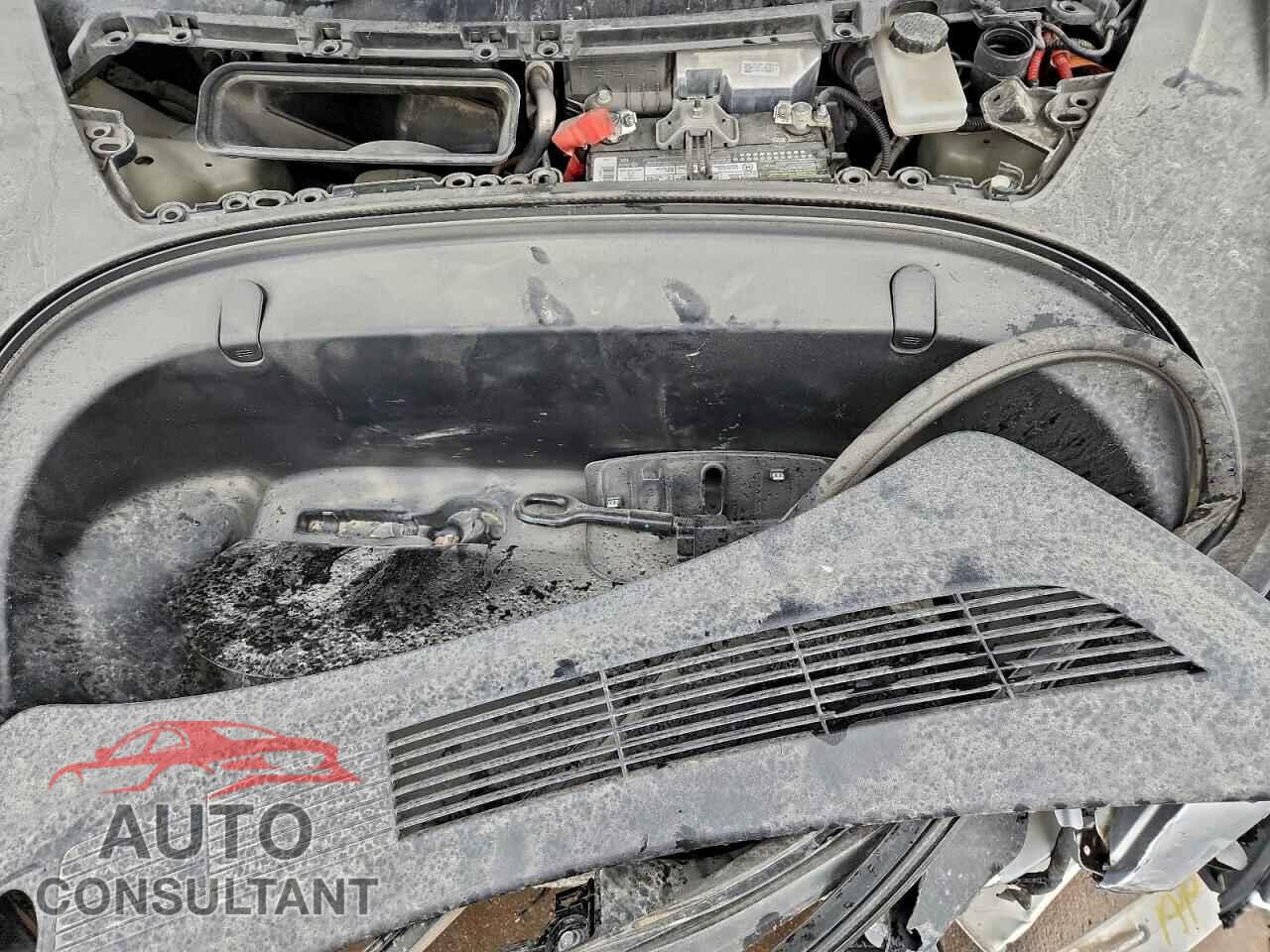 TESLA MODEL 3 2018 - 5YJ3E1EBXJF065357