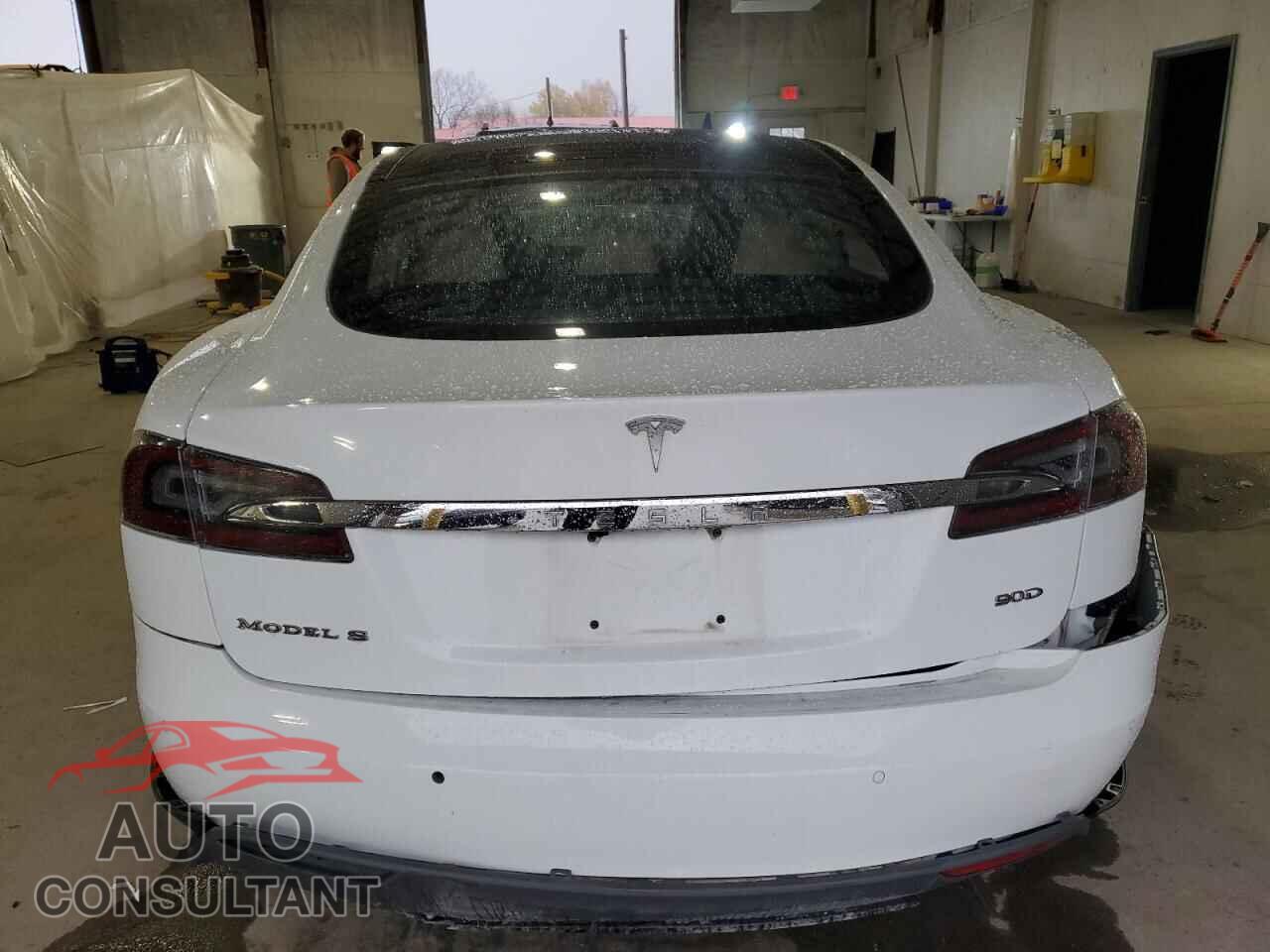 TESLA MODEL S 2015 - 5YJSA1E21FF105713