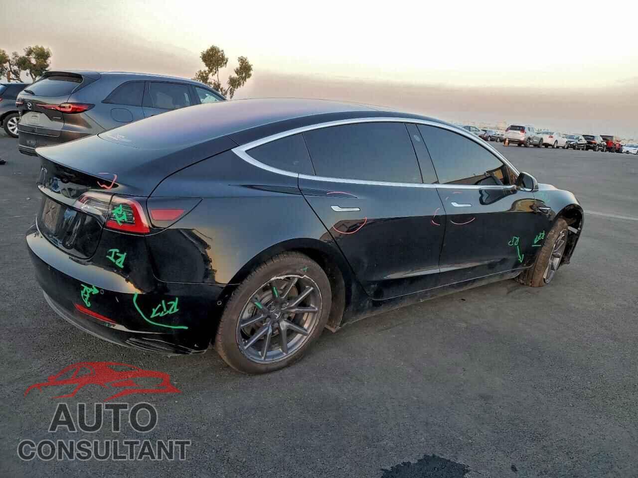 TESLA MODEL 3 2018 - 5YJ3E1EA8JF004807