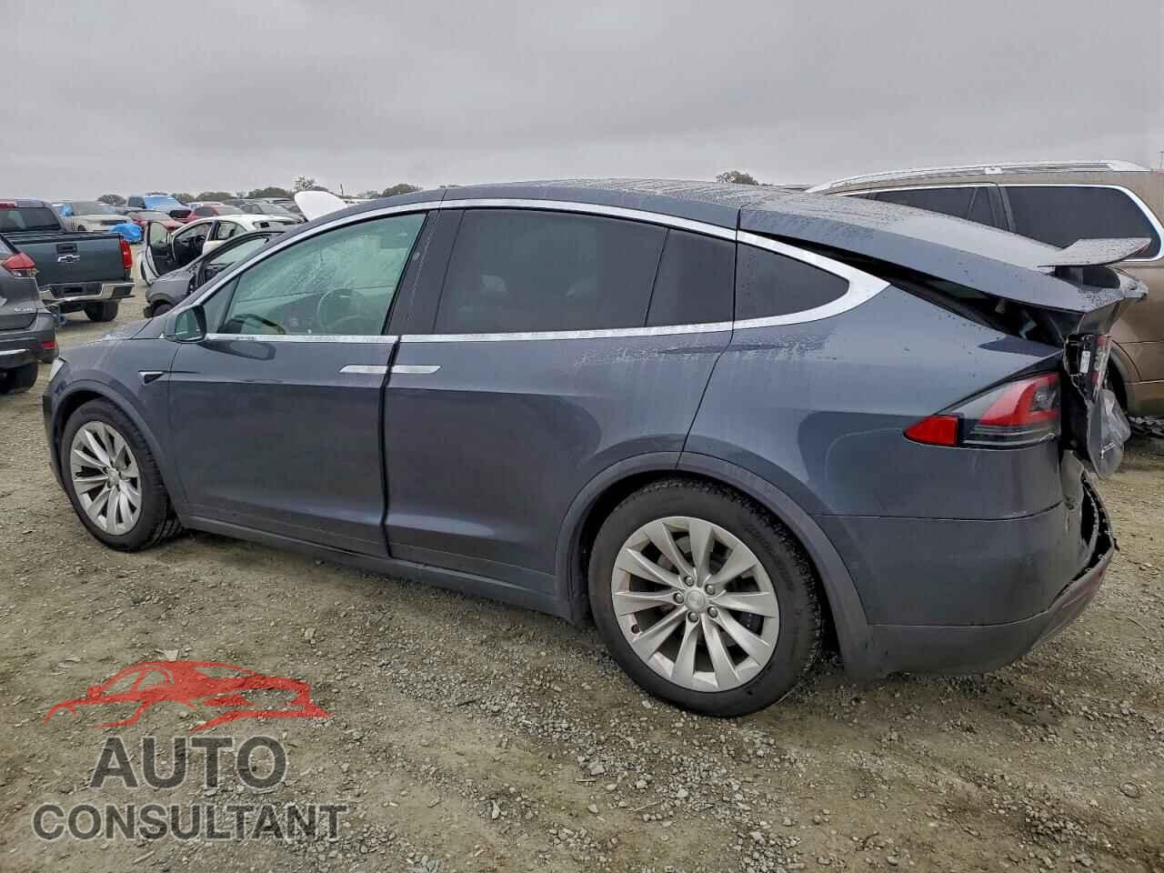 TESLA MODEL X 2018 - 5YJXCAE22JF129821