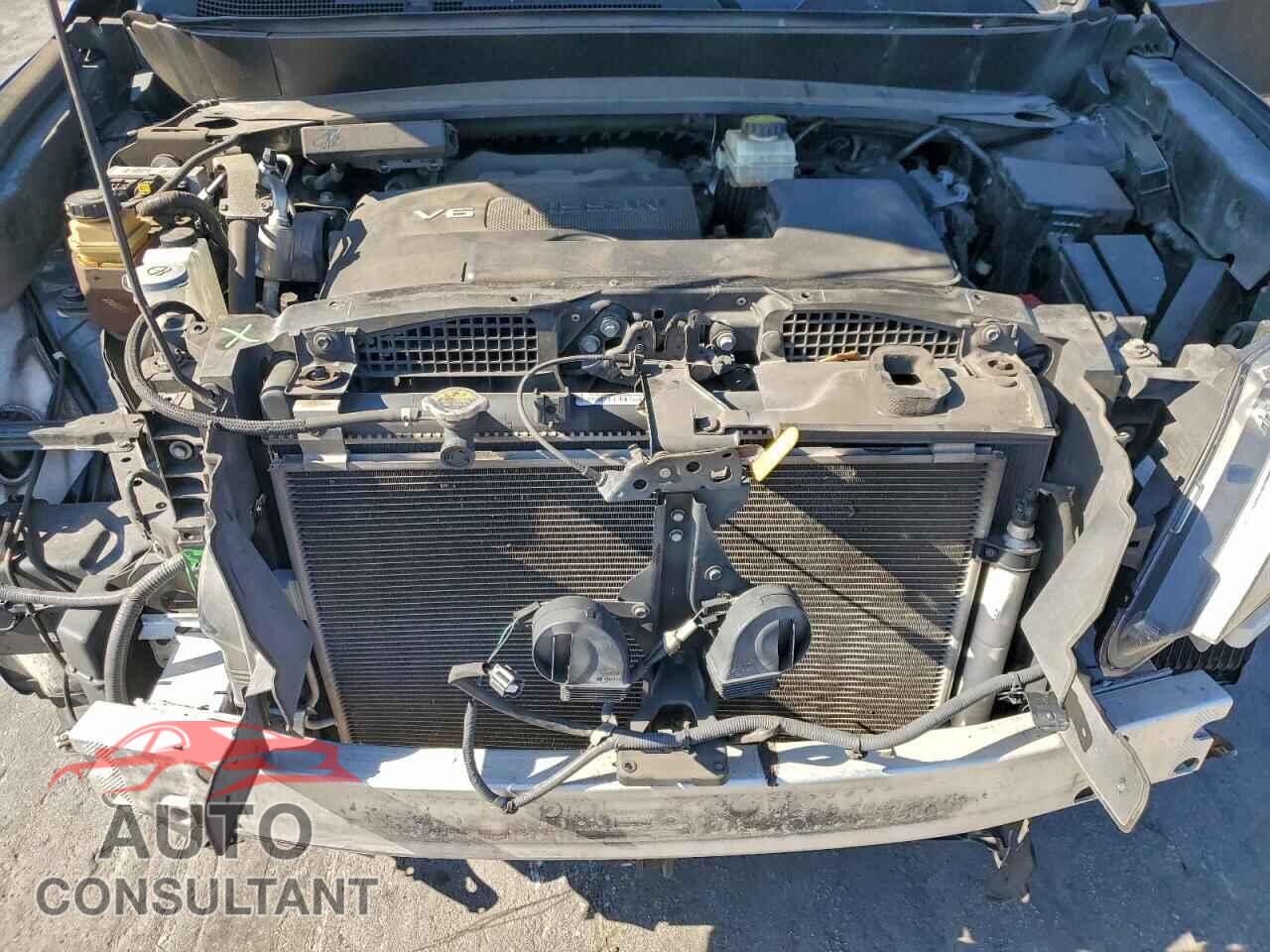 NISSAN PATHFINDER 2018 - 5N1DR2MM6JC652665