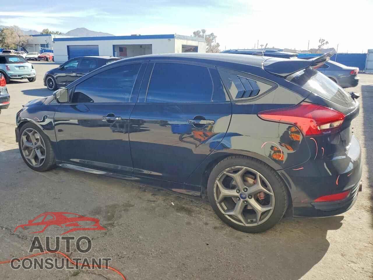 FORD FOCUS 2015 - 1FADP3L98FL261060
