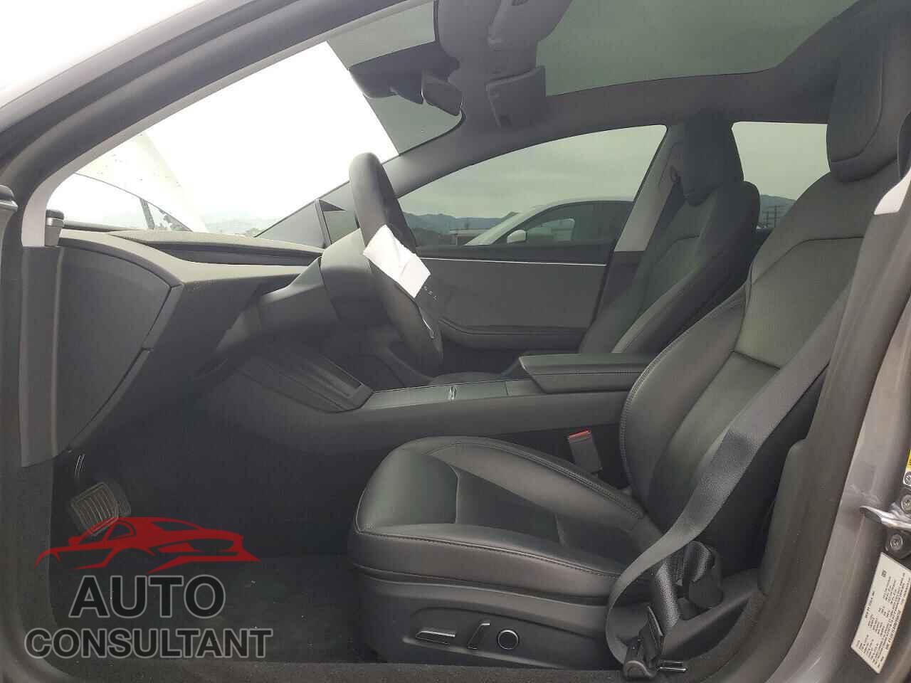 TESLA MODEL 3 2025 - 5YJ3E1EA8SF888250