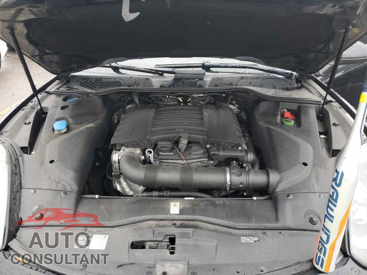 PORSCHE CAYENNE 2016 - WP1AA2A23GKA10547