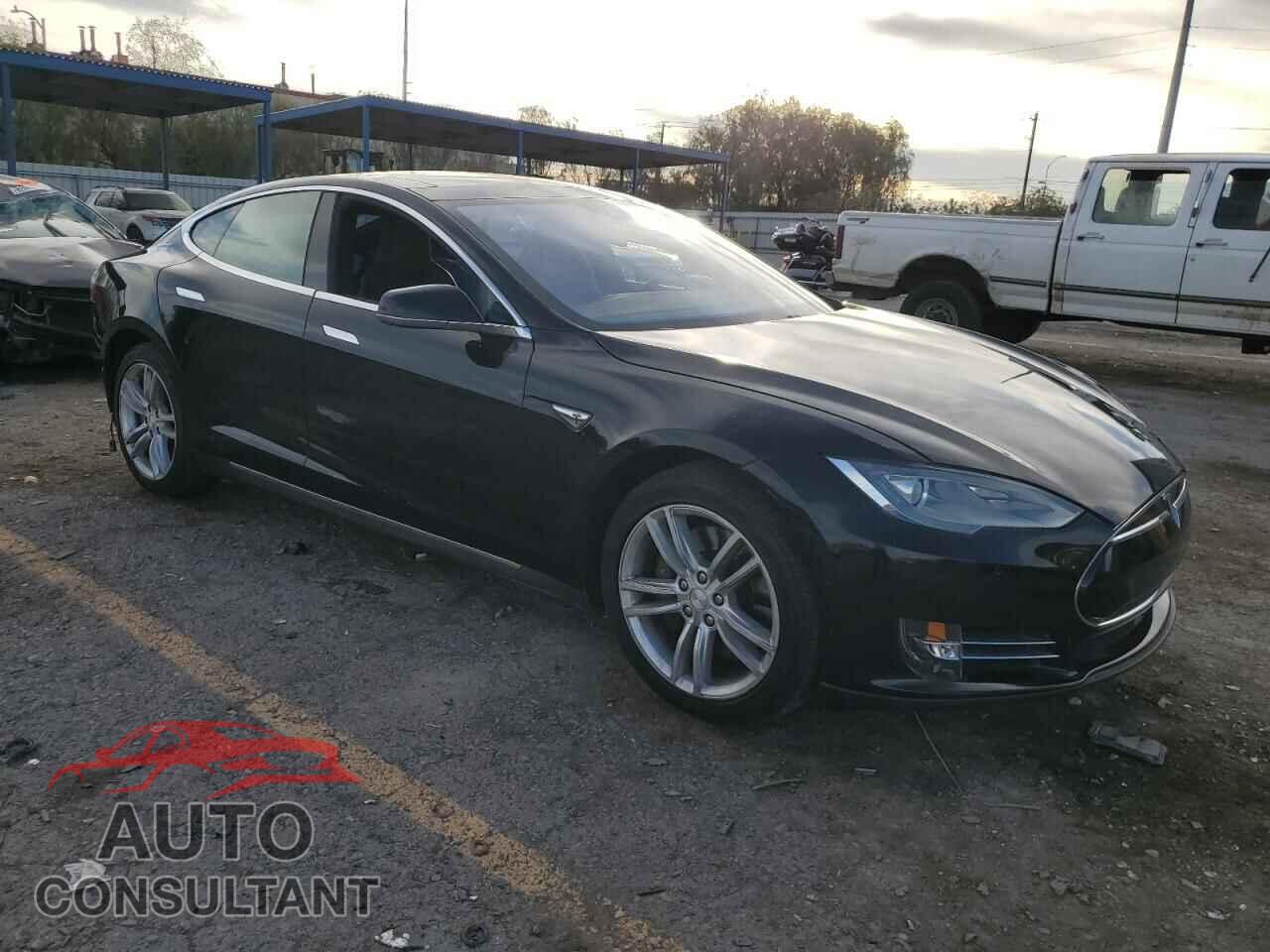 TESLA MODEL S 2015 - 5YJSA1H1XFF083987