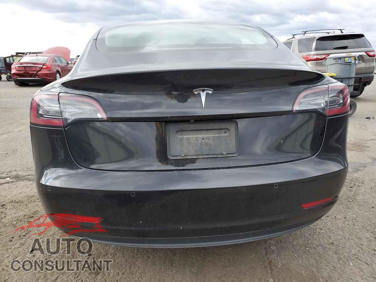 TESLA MODEL 3 2018 - 5YJ3E1EA9JF122929
