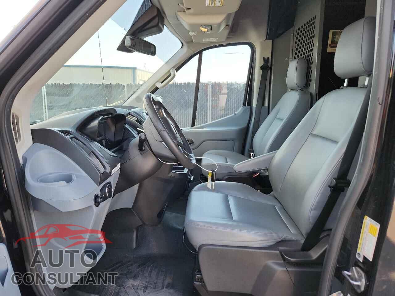 FORD TRANSIT 2017 - 1FTYR2CM3HKB01911