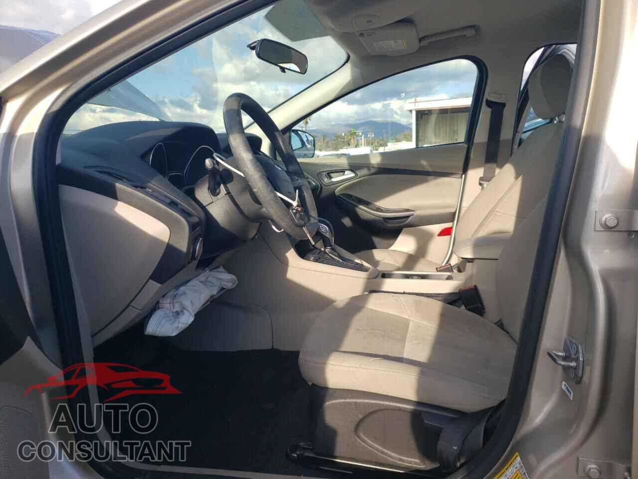 FORD FOCUS 2017 - 1FADP3FE8HL284740
