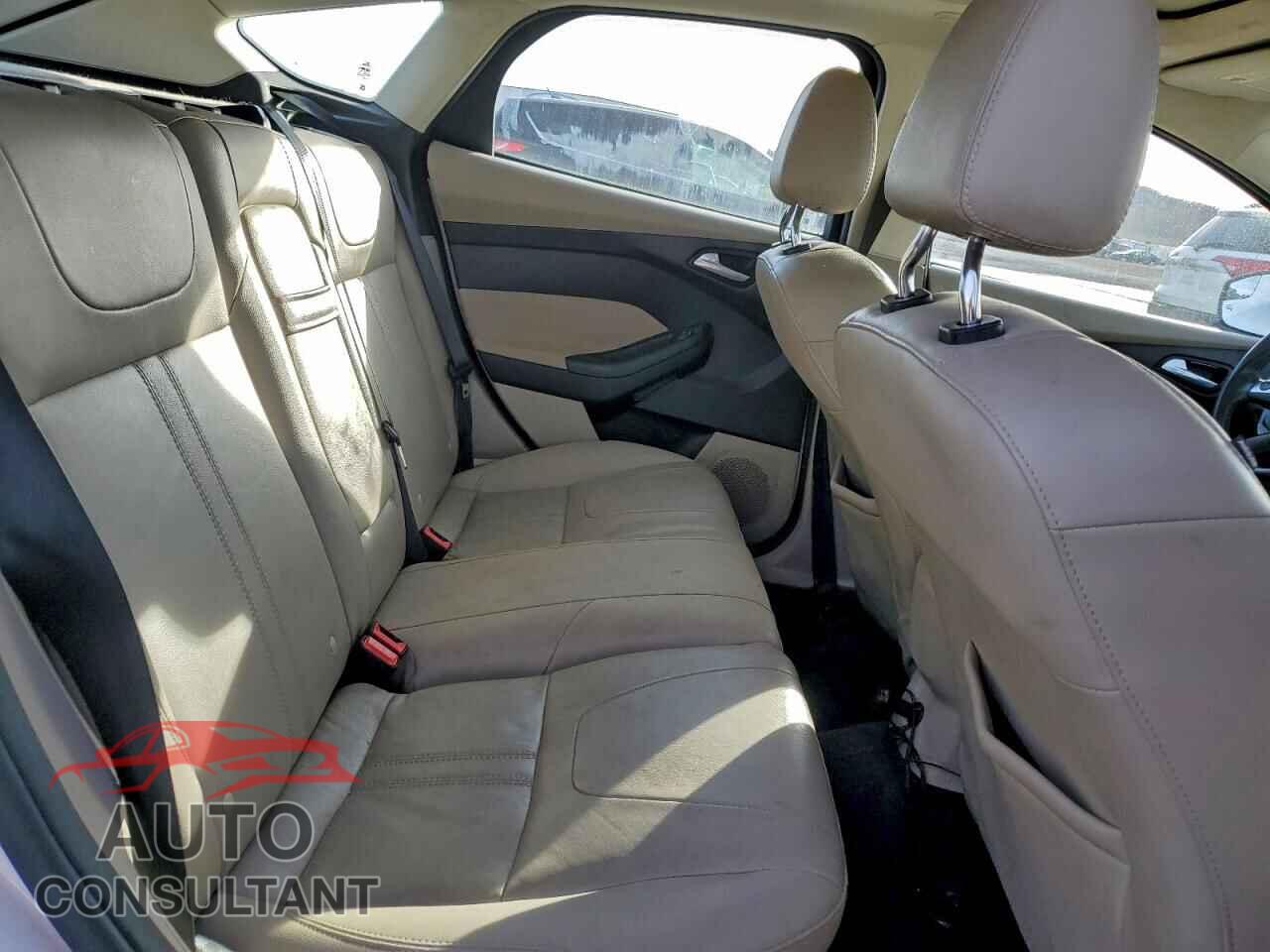 FORD FOCUS 2012 - 1FAHP3M28CL183202