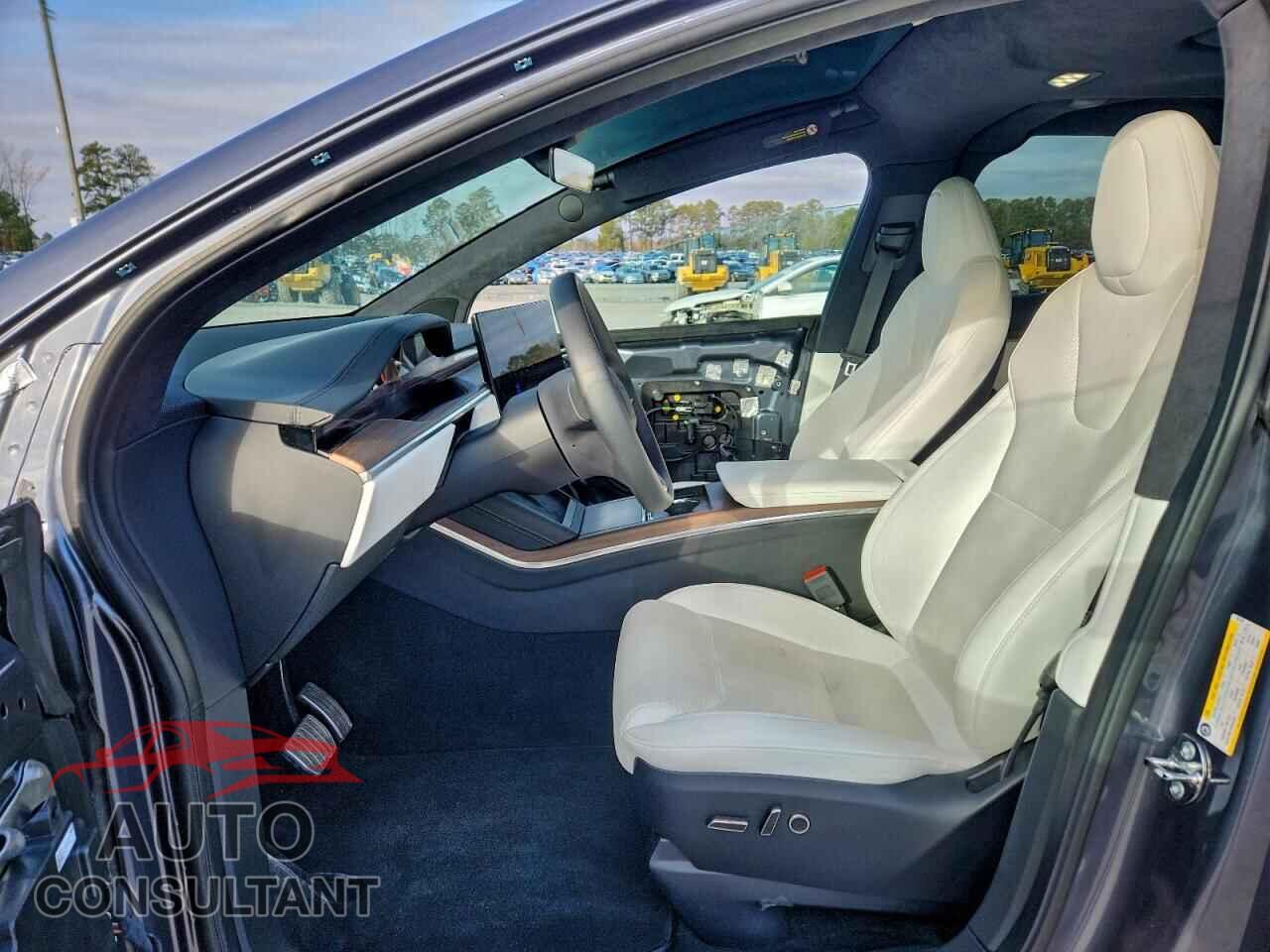 TESLA MODEL X 2023 - 7SAXCBE58PF367264