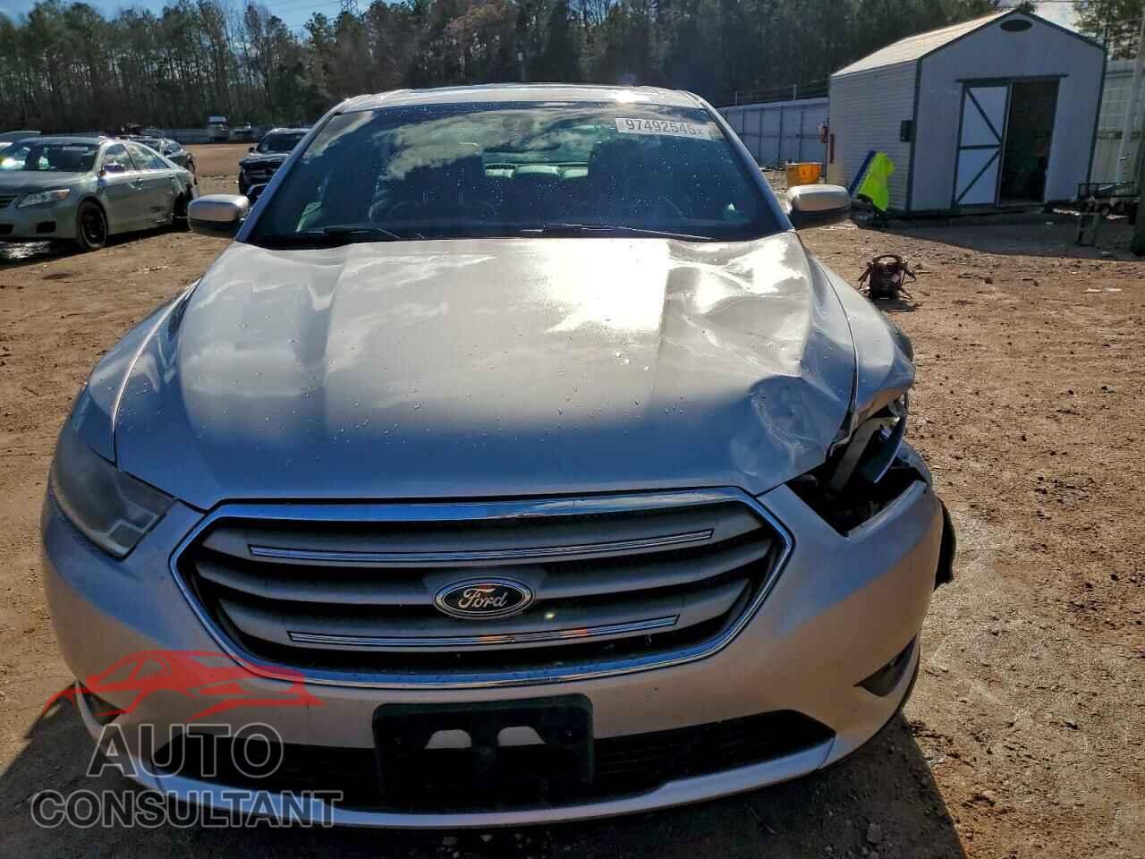 FORD TAURUS 2013 - 1FAHP2E83DG176696