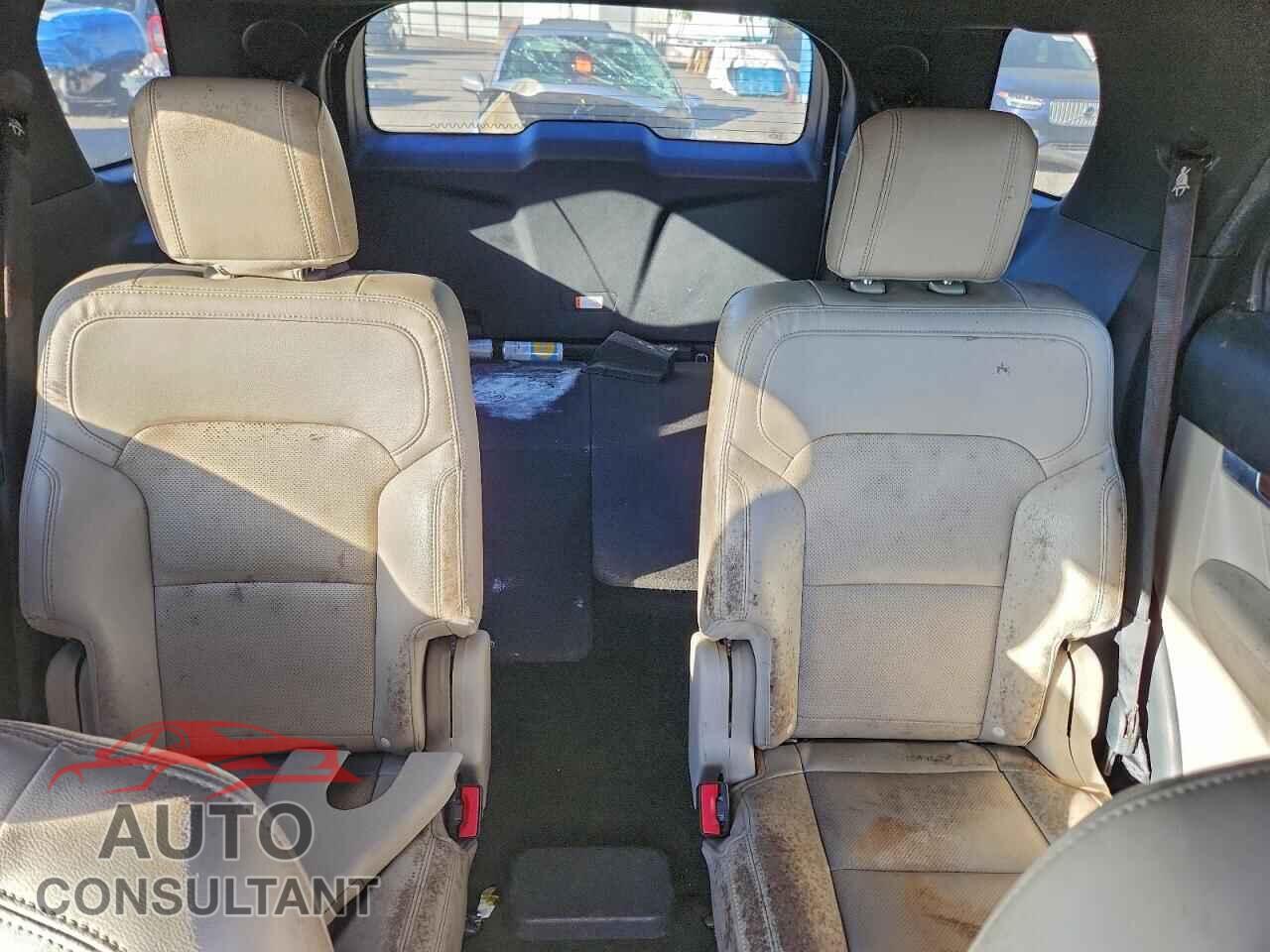 FORD EXPLORER 2018 - 1FM5K7FH8JGB39786