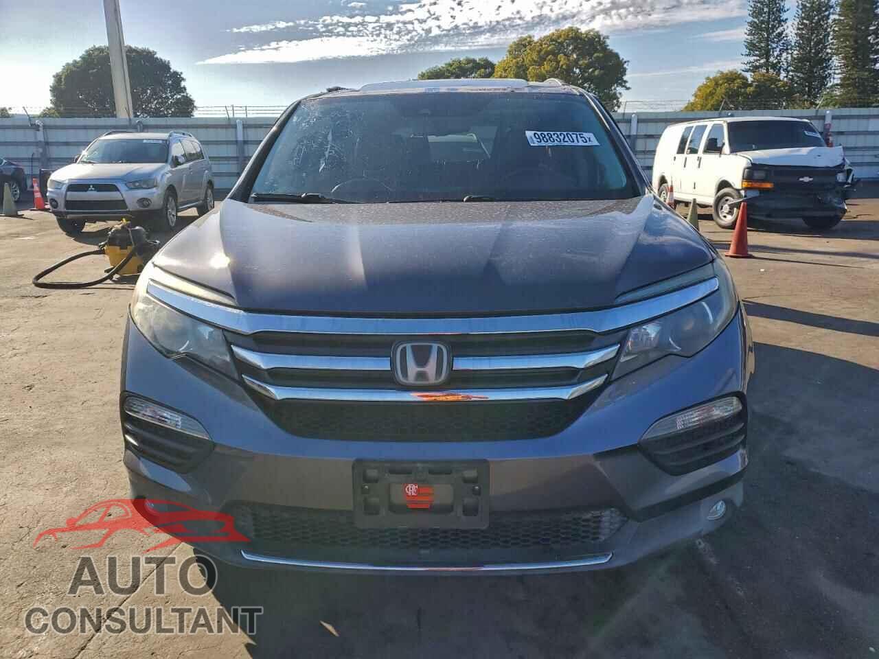 HONDA PILOT 2017 - 5FNYF5H96HB026875