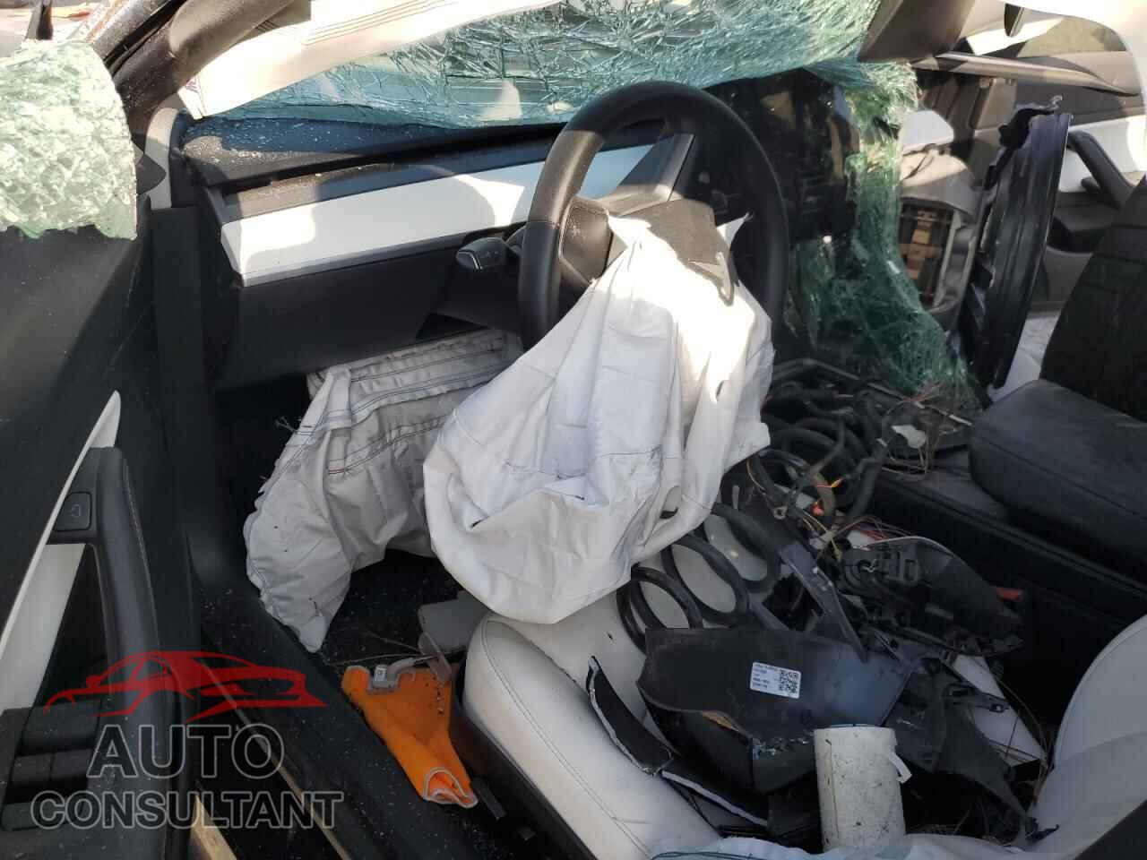 TESLA MODEL 3 2021 - 5YJ3E1EA2MF853836