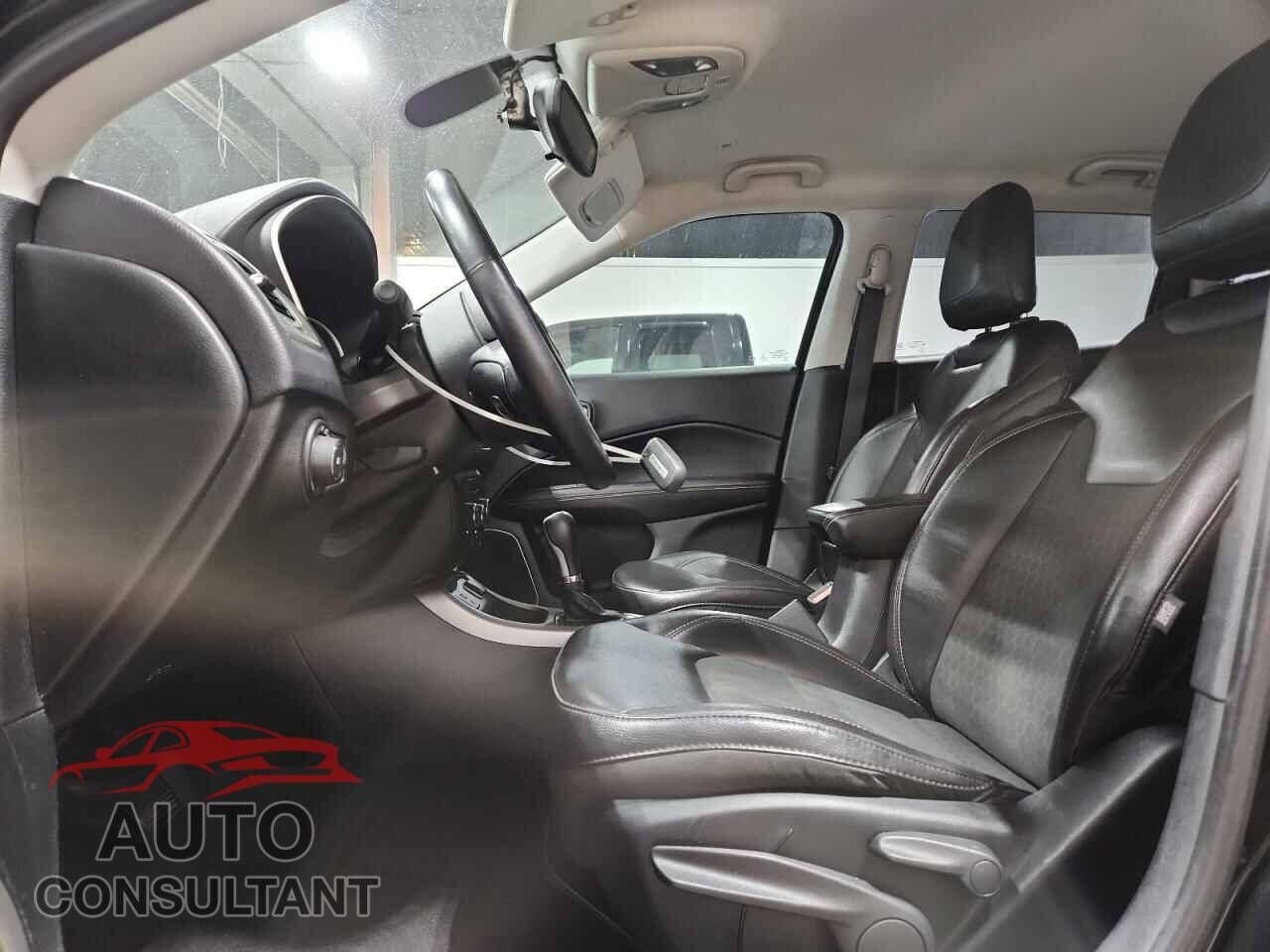 JEEP COMPASS 2018 - 3C4NJCBB5JT356208