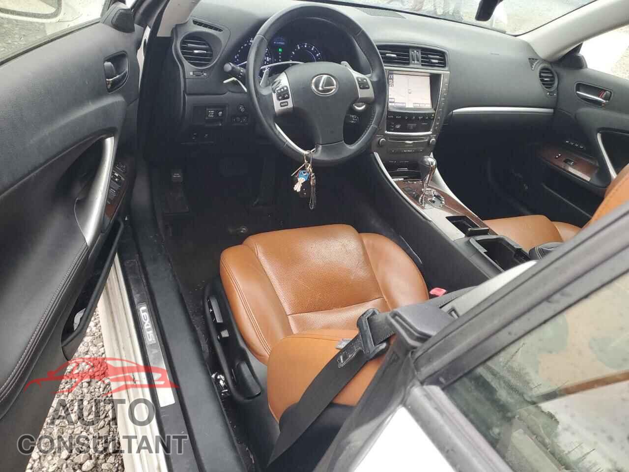 LEXUS IS 2015 - JTHFF2C24F2532364