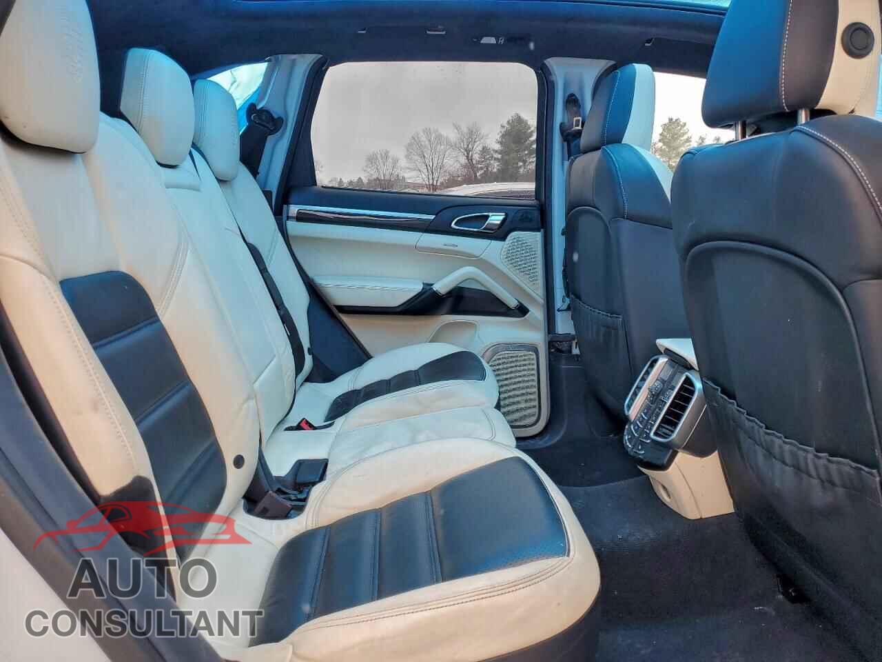 PORSCHE CAYENNE 2016 - WP1AC2A27GLA86602