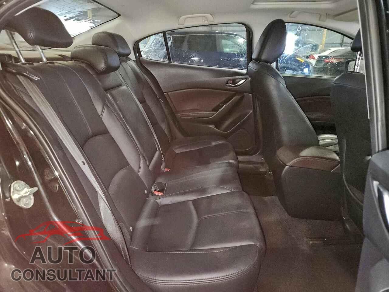 MAZDA 3 2018 - 3MZBN1V39JM169058