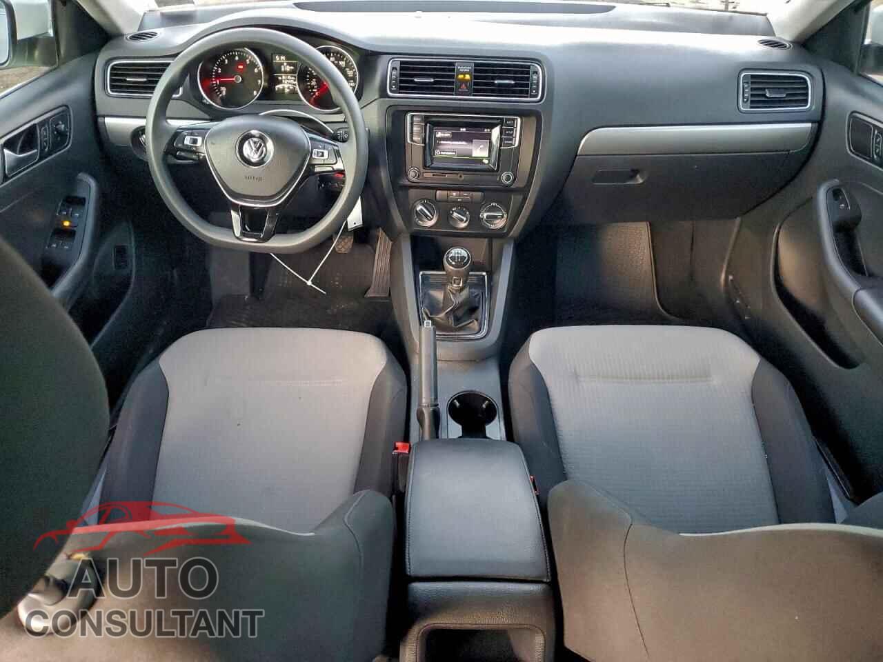VOLKSWAGEN JETTA 2017 - 3VW167AJ6HM323624