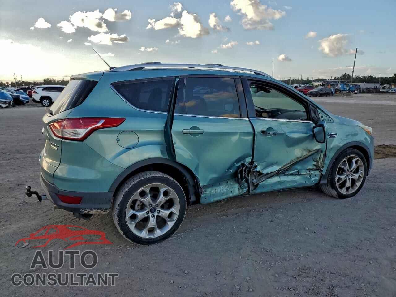 FORD ESCAPE 2013 - 1FMCU0J91DUC76437