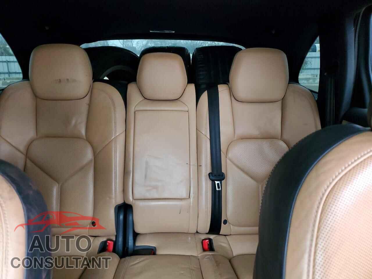 PORSCHE CAYENNE 2016 - WP1AA2A29GLA00440