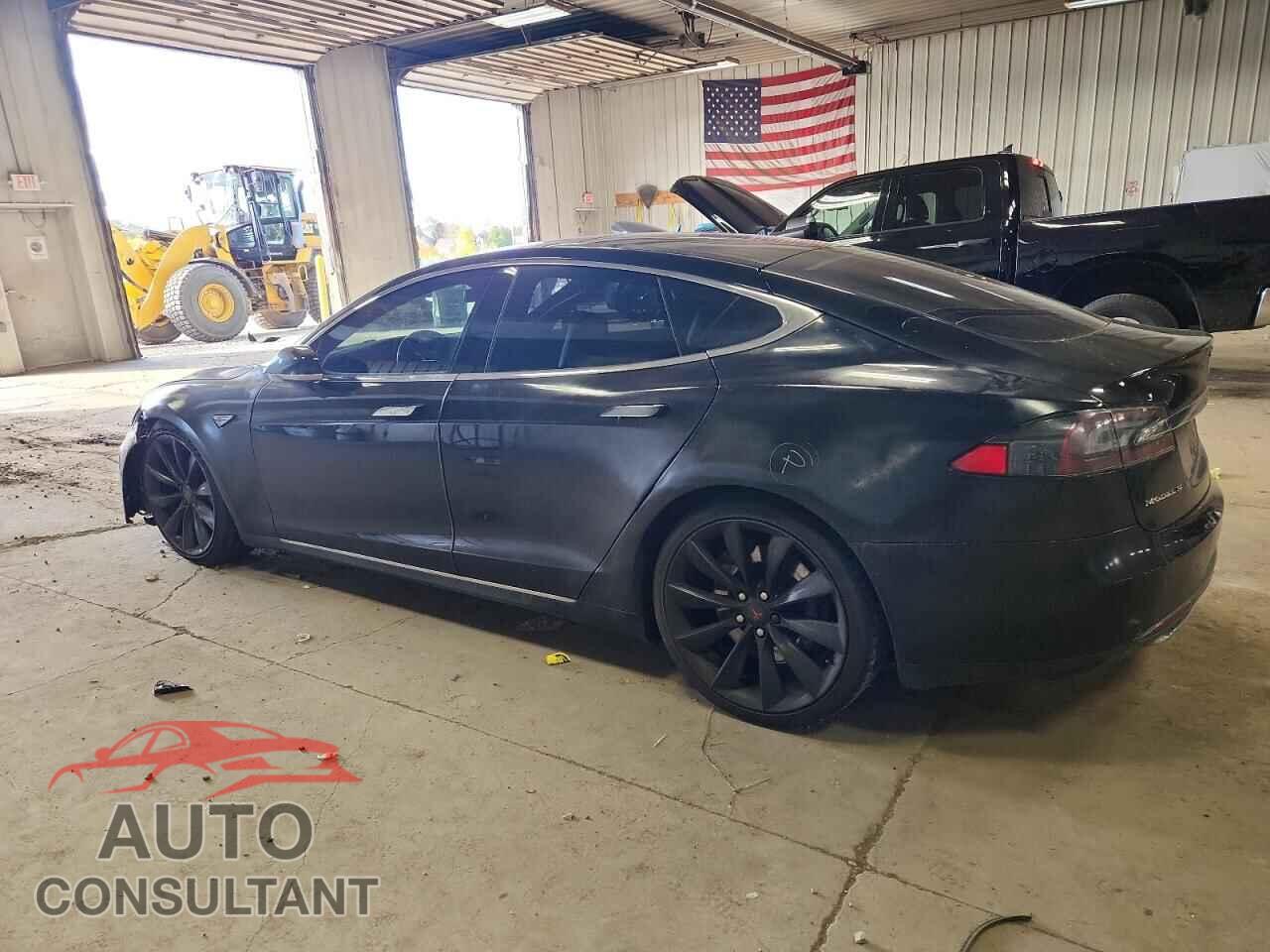TESLA MODEL S 2015 - 5YJSA4H28FF094593