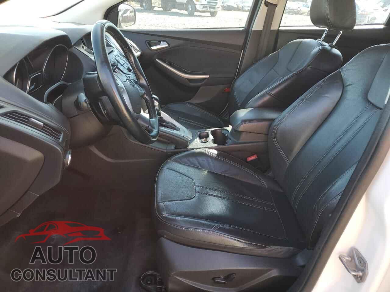 FORD FOCUS 2014 - 1FADP3F28EL268667